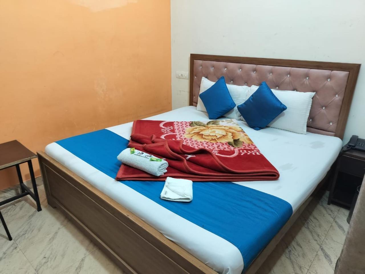Hotel Holiday Inn Paradise Csandígarh Kültér fotó