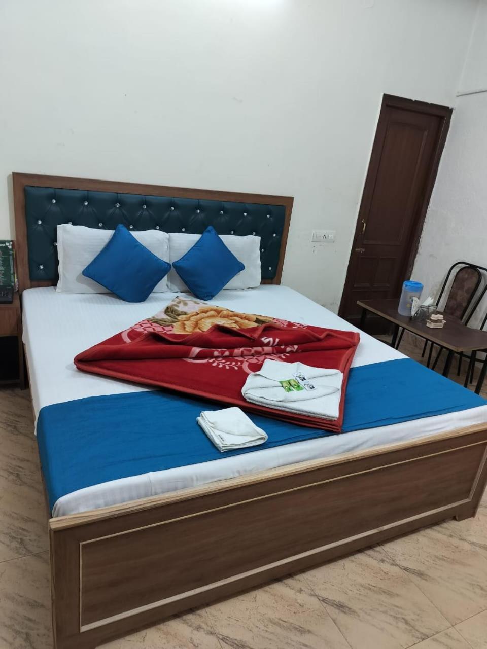 Hotel Holiday Inn Paradise Csandígarh Kültér fotó