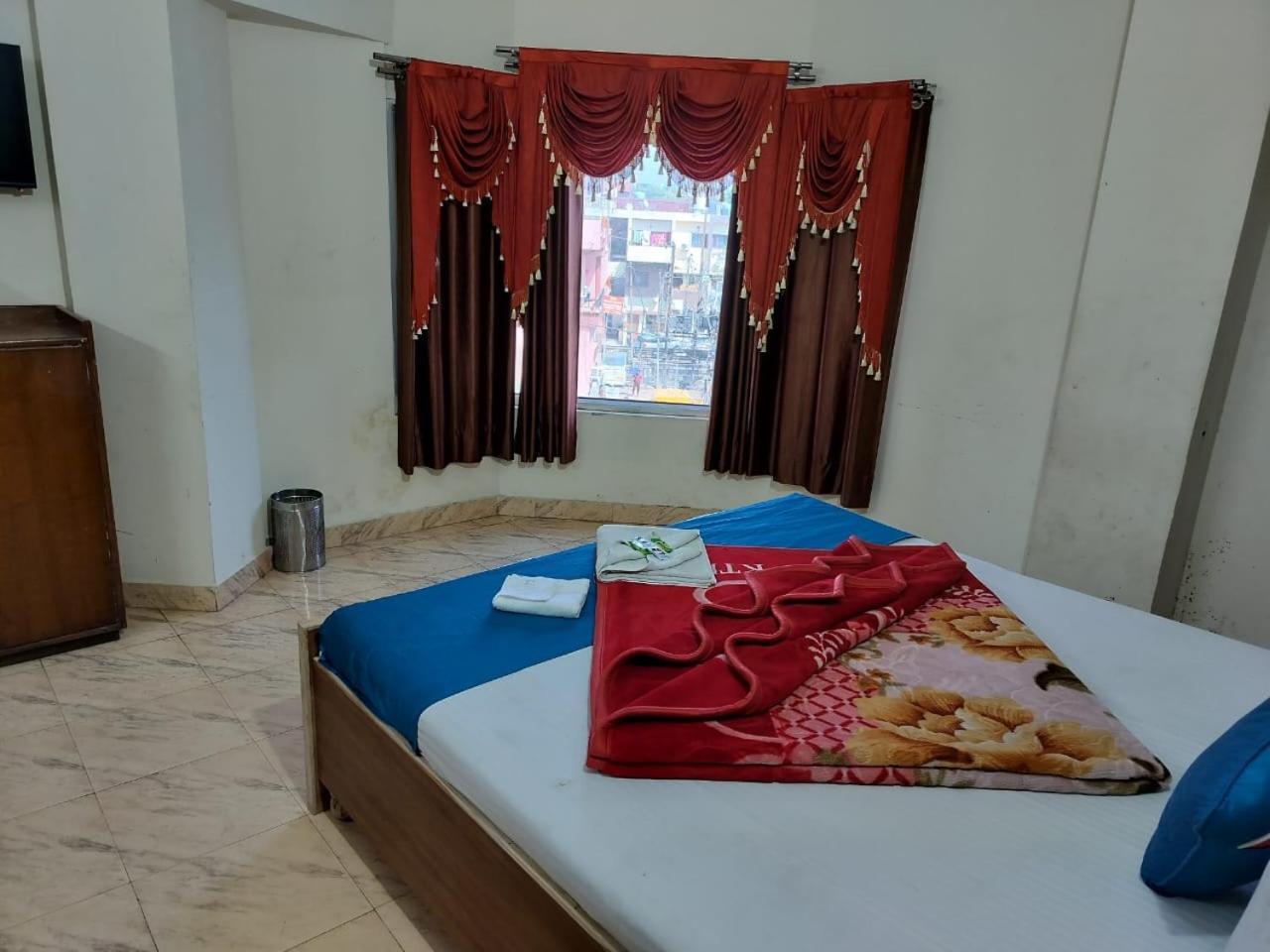 Hotel Holiday Inn Paradise Csandígarh Kültér fotó