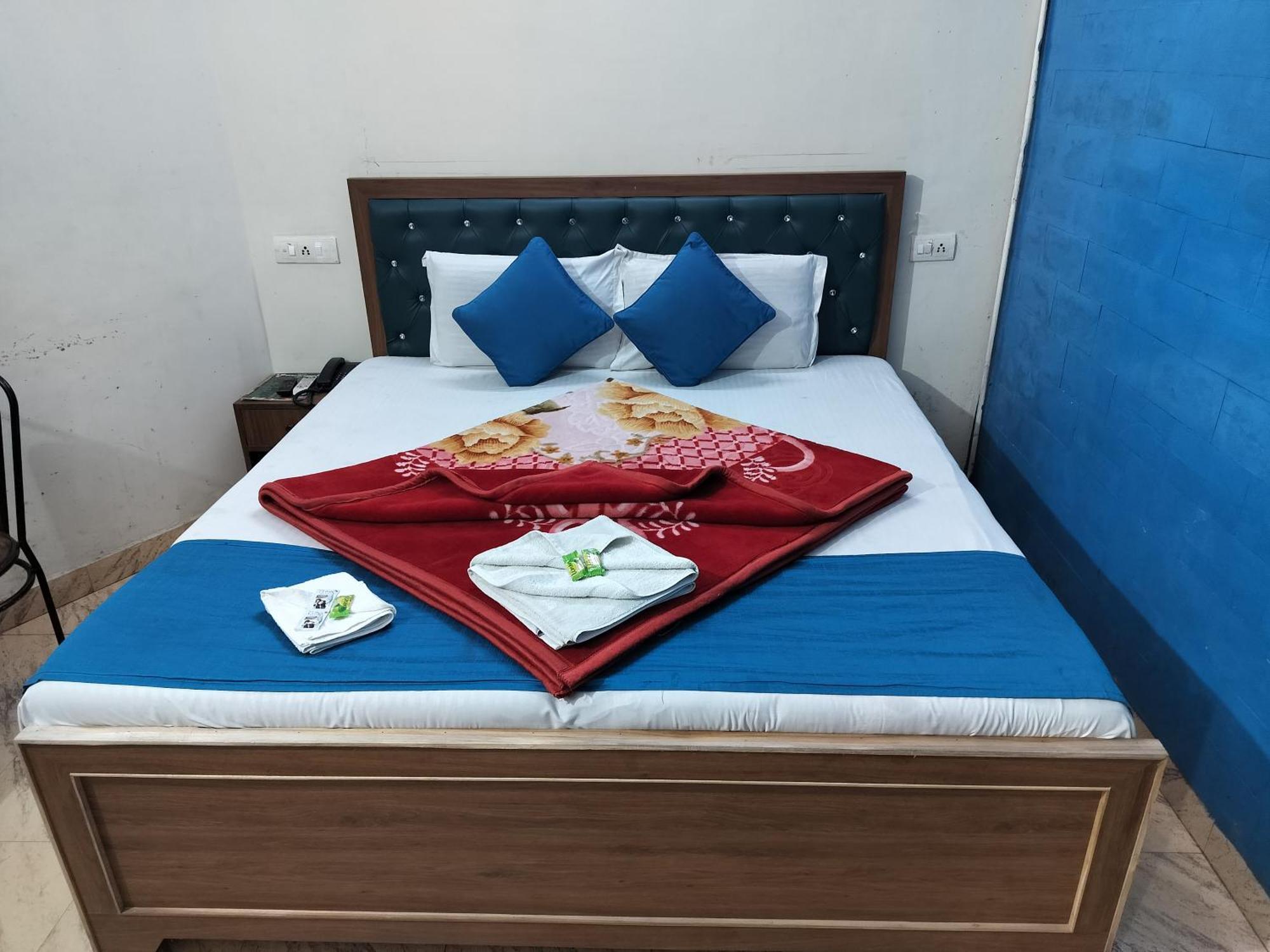Hotel Holiday Inn Paradise Csandígarh Szoba fotó